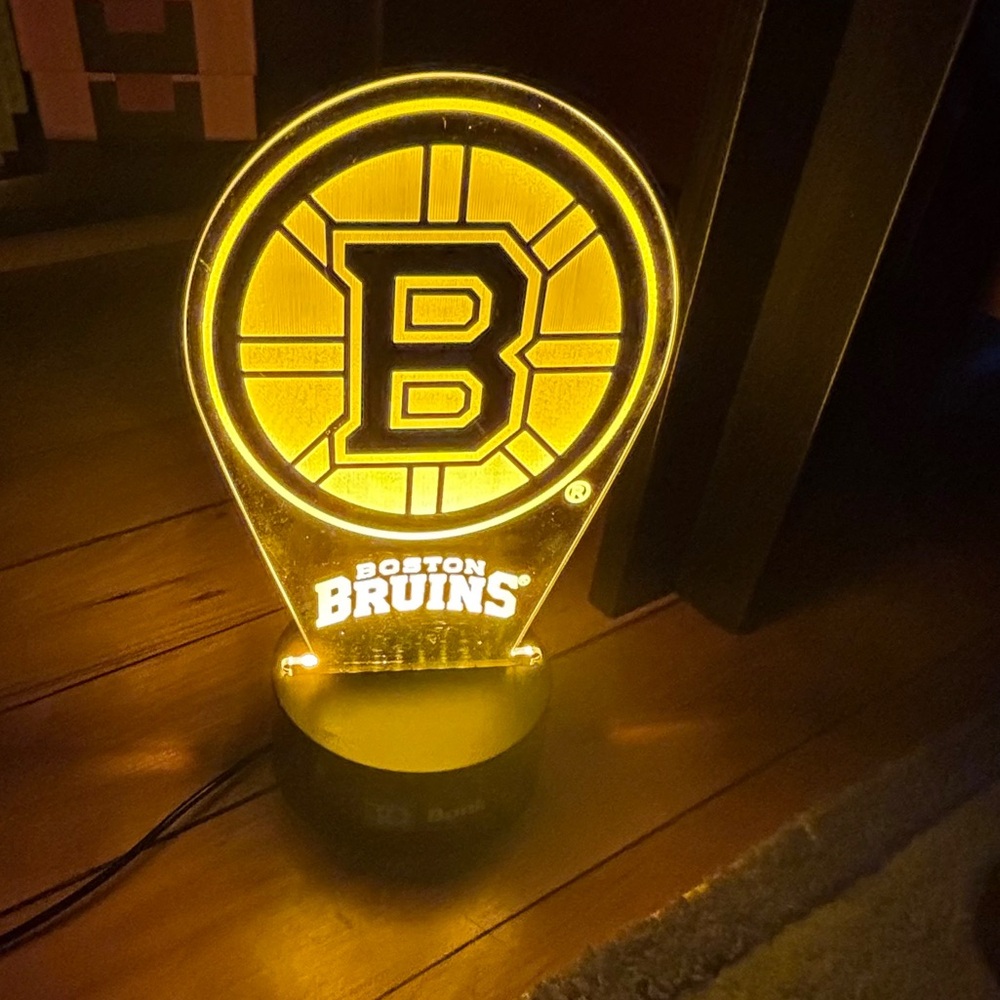 3D NIB NHL Boston Bruins hockey logo desk lamp - genuine 2025 fan giveaway item